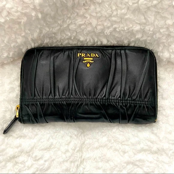 SOLD - PRADA NAPPA GAUFRE LEATHER ZIP AROUND WALLET NERO BLACK - Picture 1 of 11